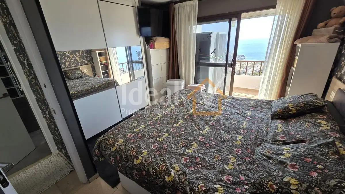 Habitación de Casa adosada en venta en Santiago del Teide con Terraza, Amueblado y Piscina comunitaria