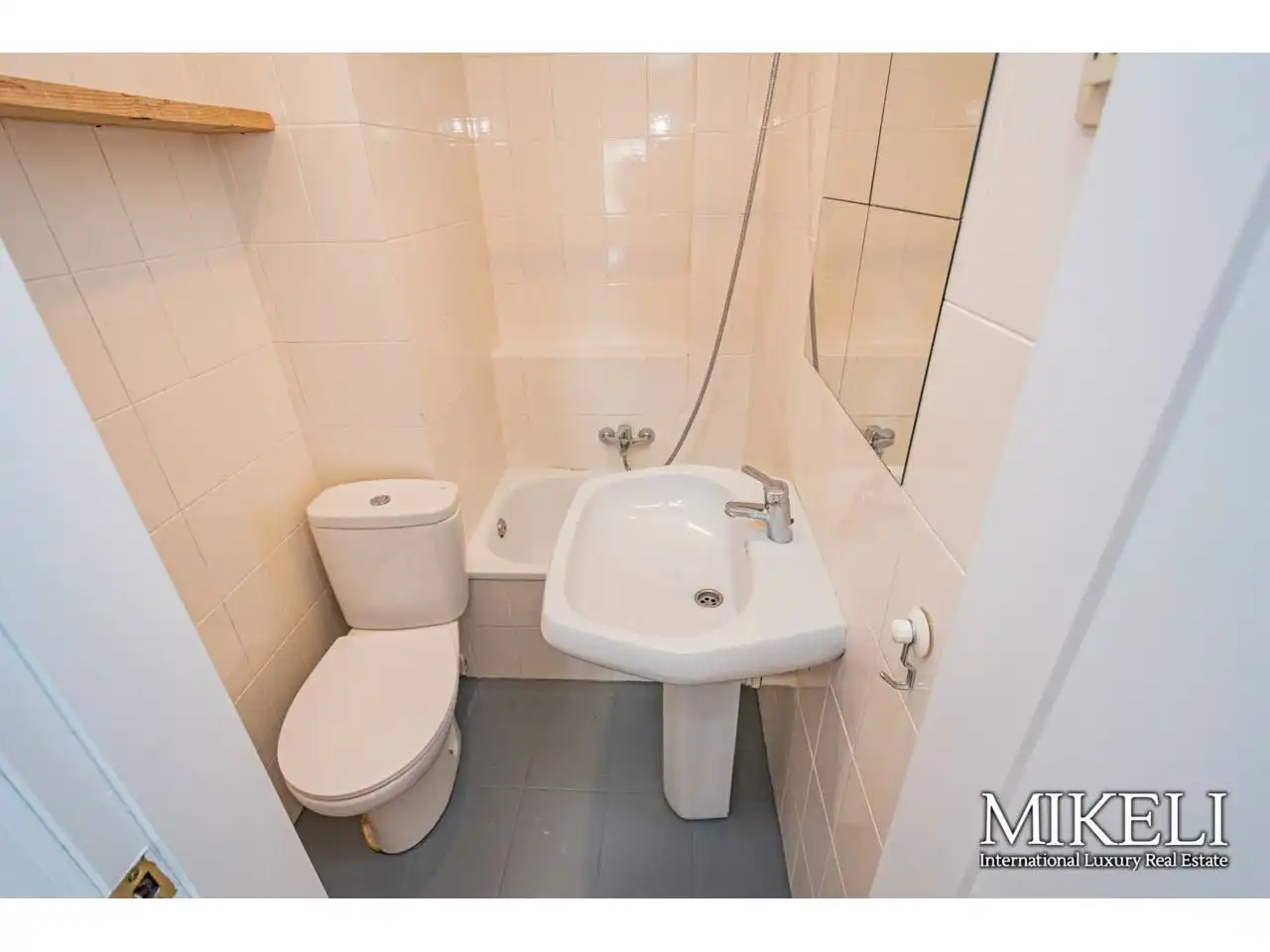 Bathroom of Flat for rent in Santander  with Heating, Parquet flooring and Terrace