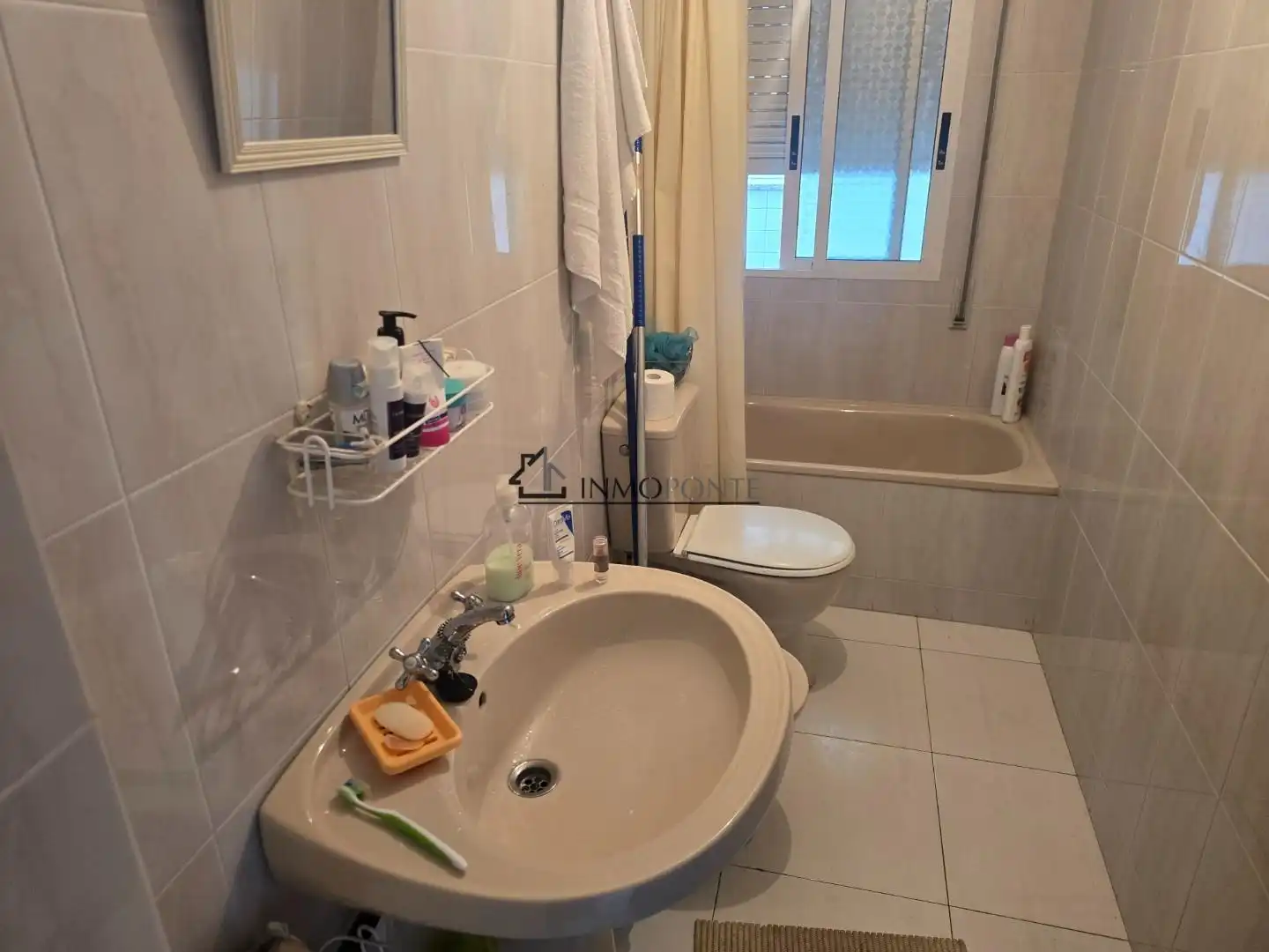 Bathroom of Flat for sale in Poio  with Heating and Storage room
