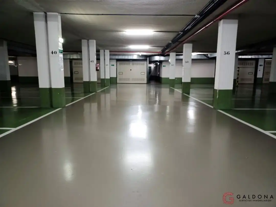 Aparcament de lloguer a Julio Caro Baroja Plaza, imagen 3