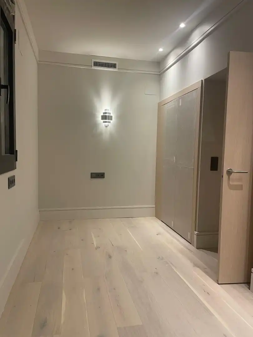 Office for sale in Barcelona  with Air Conditioner and Heating