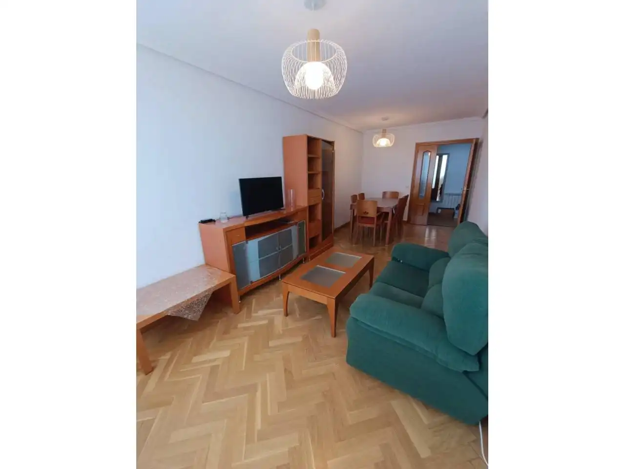 Living room of Flat for rent in Fuenlabrada  with Air Conditioner, Heating and Parquet flooring