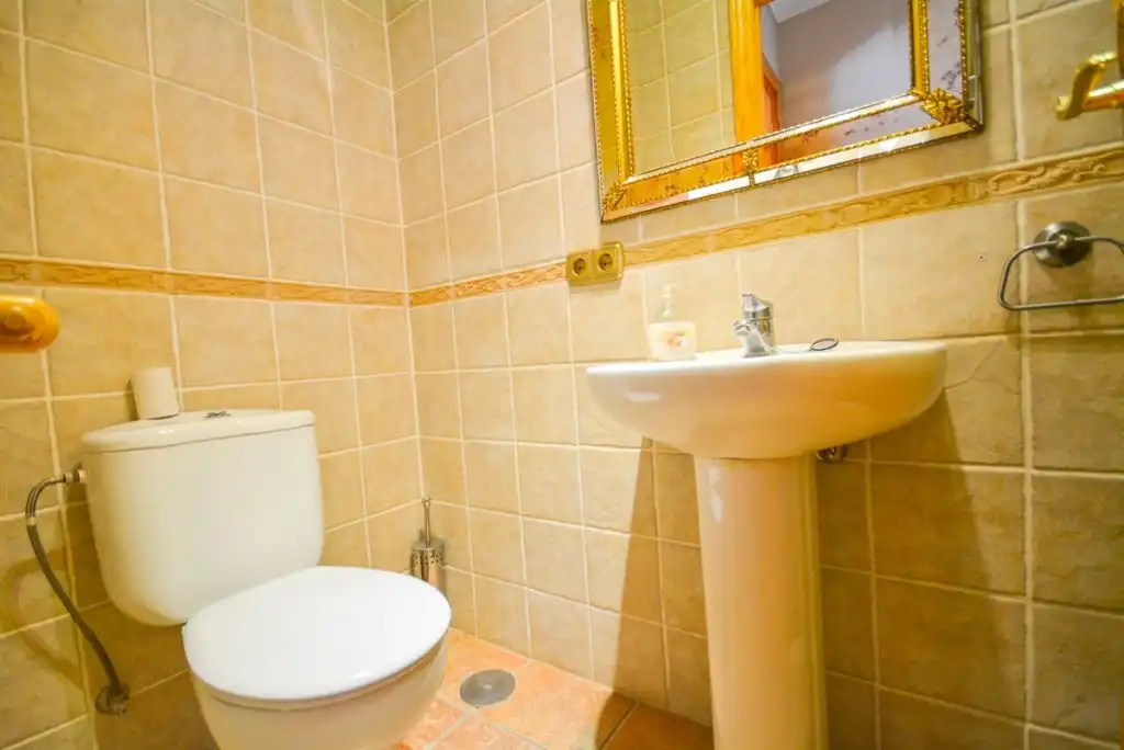 Bathroom of Houses for sale in Benalmádena  with Air Conditioner, Private garden and Terrace
