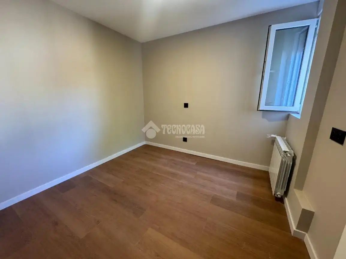Bedroom of Flat for sale in Madrid