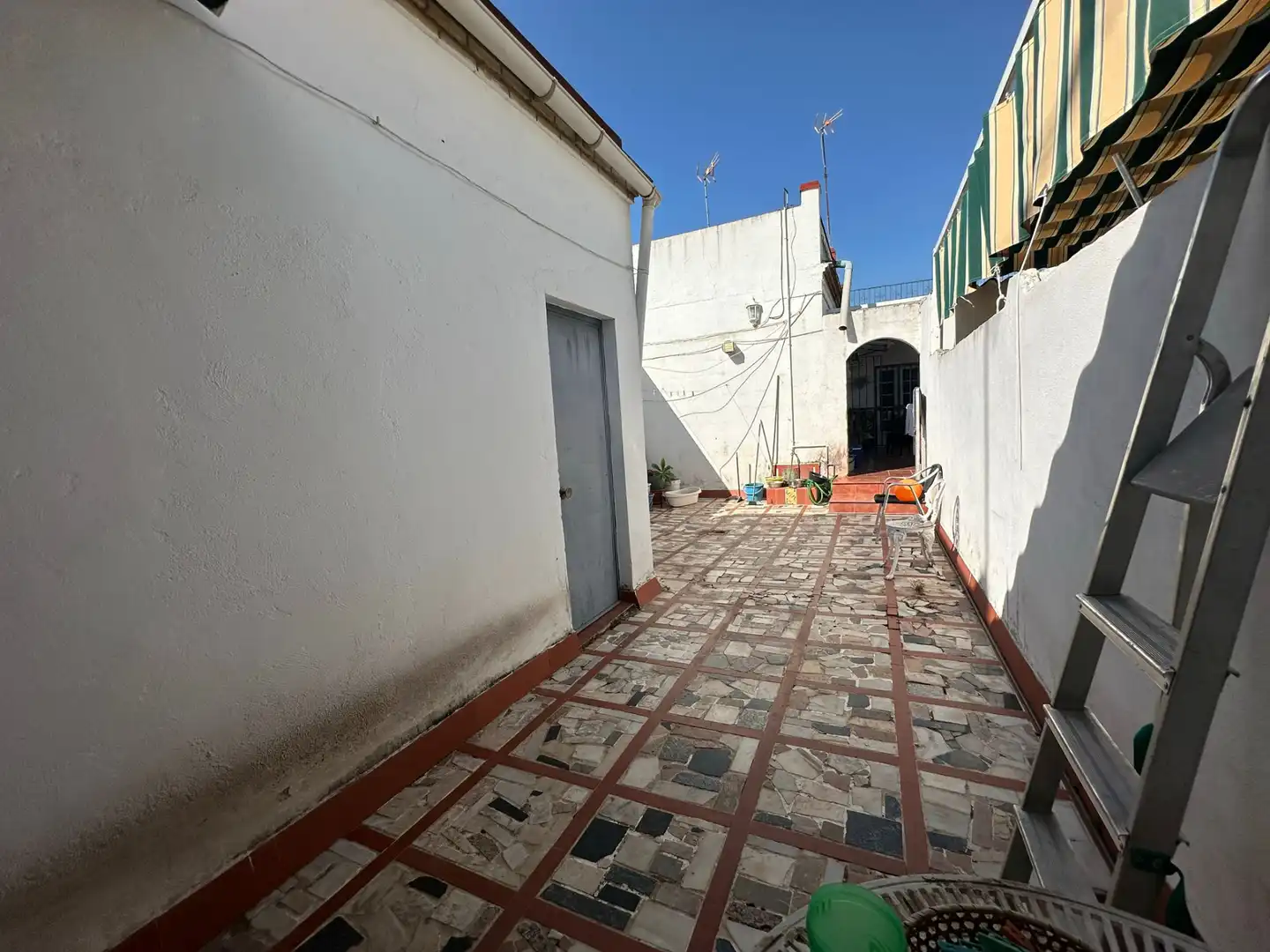 Vista exterior de Casa o chalet en venta en Bormujos con Trastero