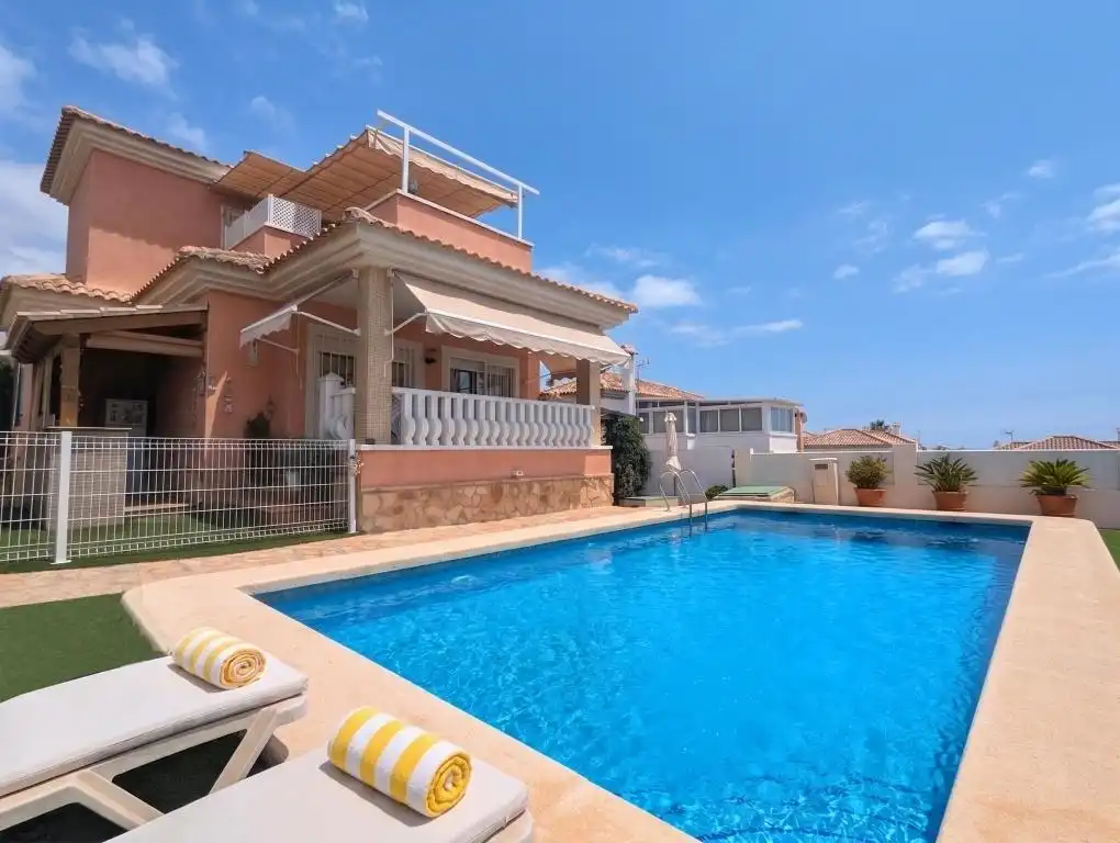 Detached house with pool for sale in Carrer Herba Sana