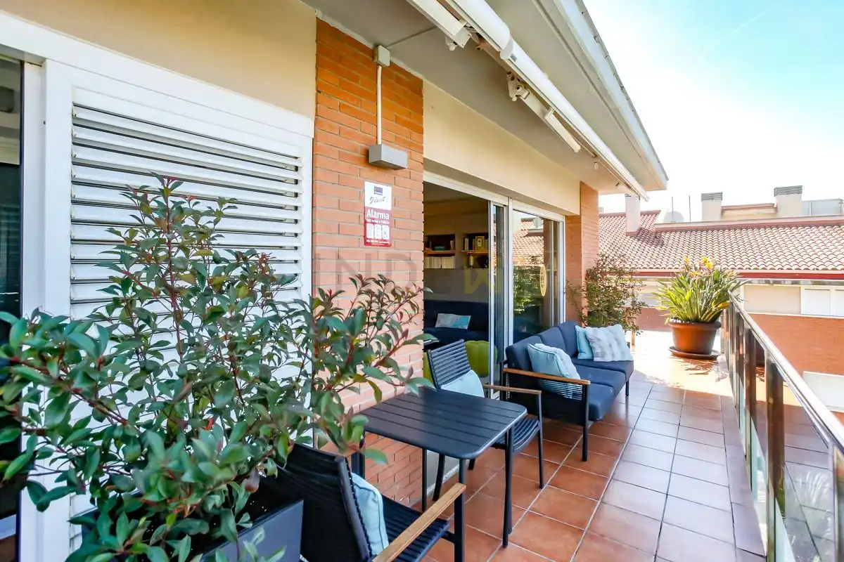Terraza de Ático en venta en Sitges con Aire acondicionado, Calefacción y Piscina comunitaria