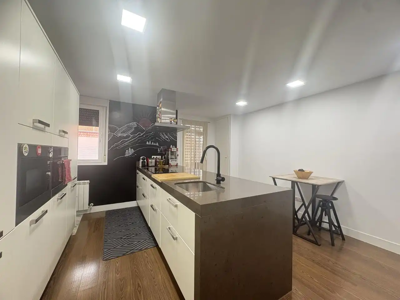 Cocina de Dúplex de alquiler en Alcalá de Henares con Calefacción, Terraza y Trastero