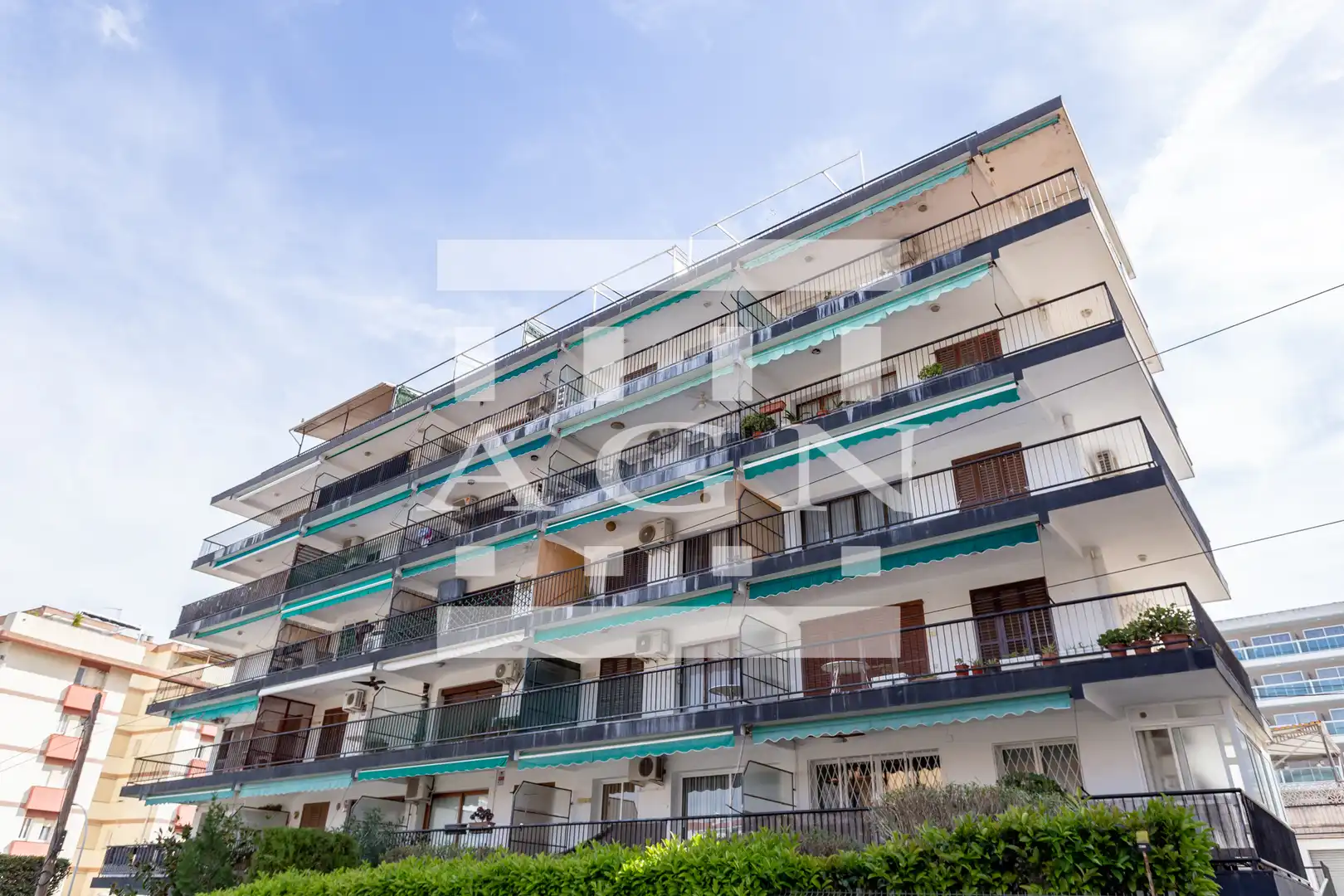 Außenansicht von Wohnung zum Verkauf in Salou mit Klimaanlage, Heizung und Terrasse