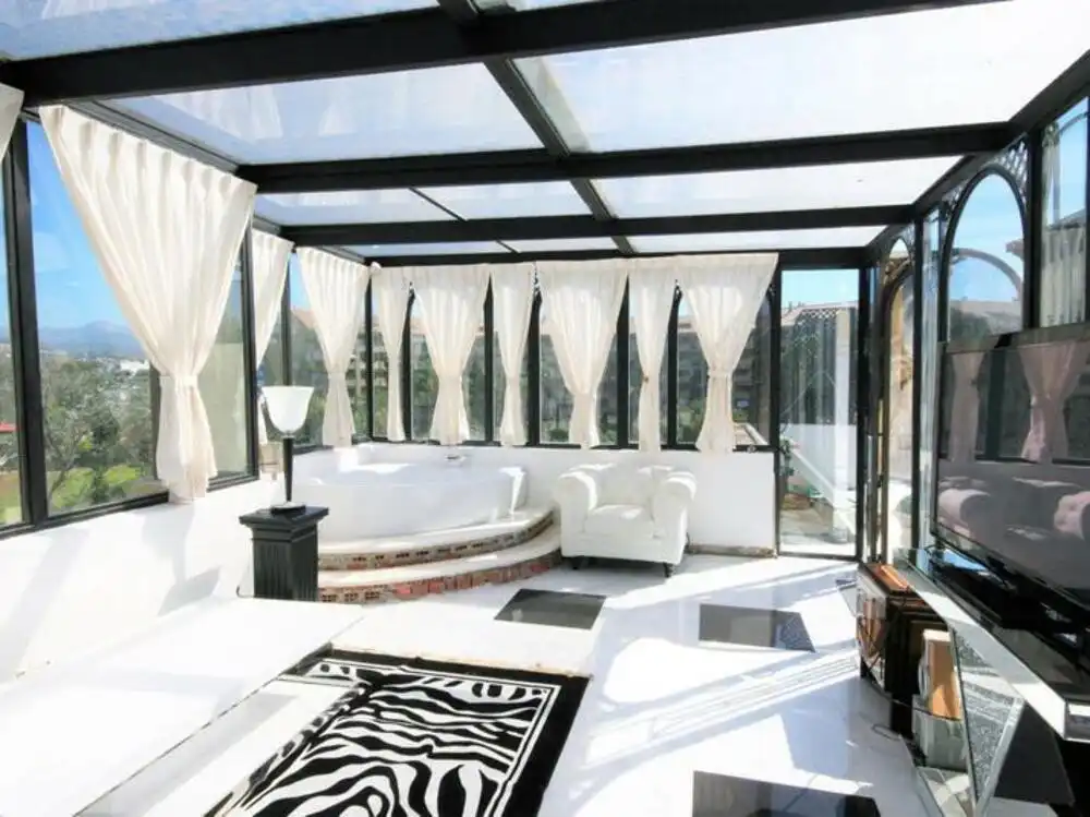 Penthouse with pool for sale in San Pedro de Alcántara