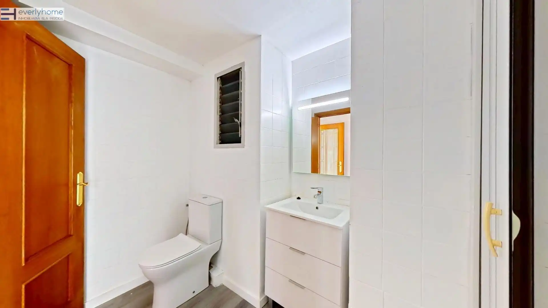 Baño de Piso en venta en Valencia con Balcón