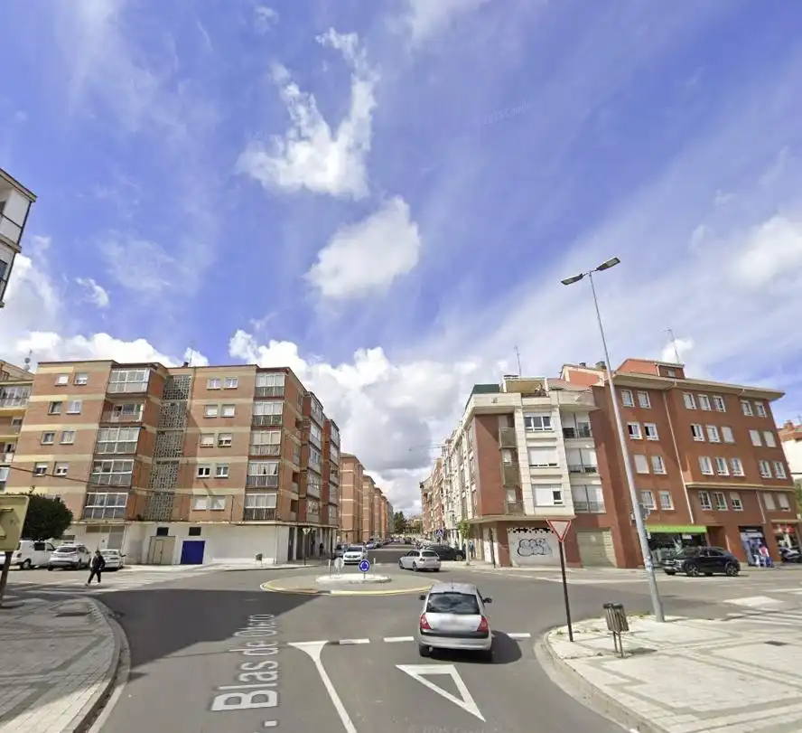 Vista exterior de Piso en venta en Palencia con Terraza y Balcón