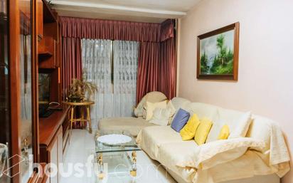 Living room of Flat for sale in  Madrid Capital