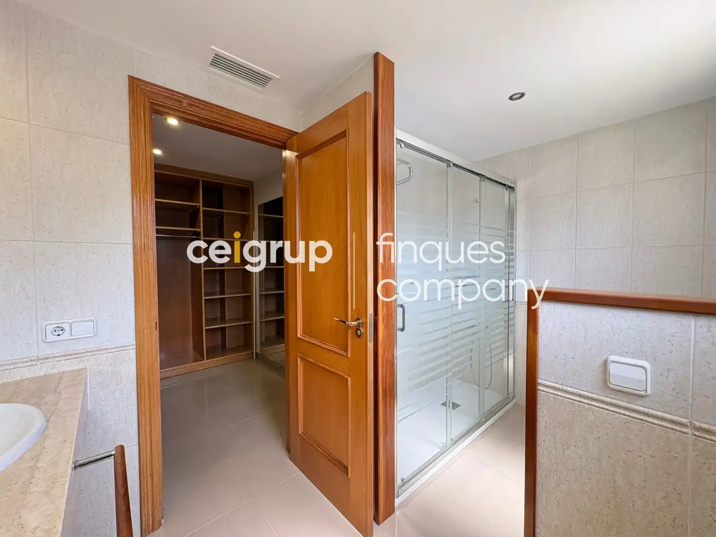 Casa o chalet de alquiler en Girona con Calefacción, Terraza y Piscina