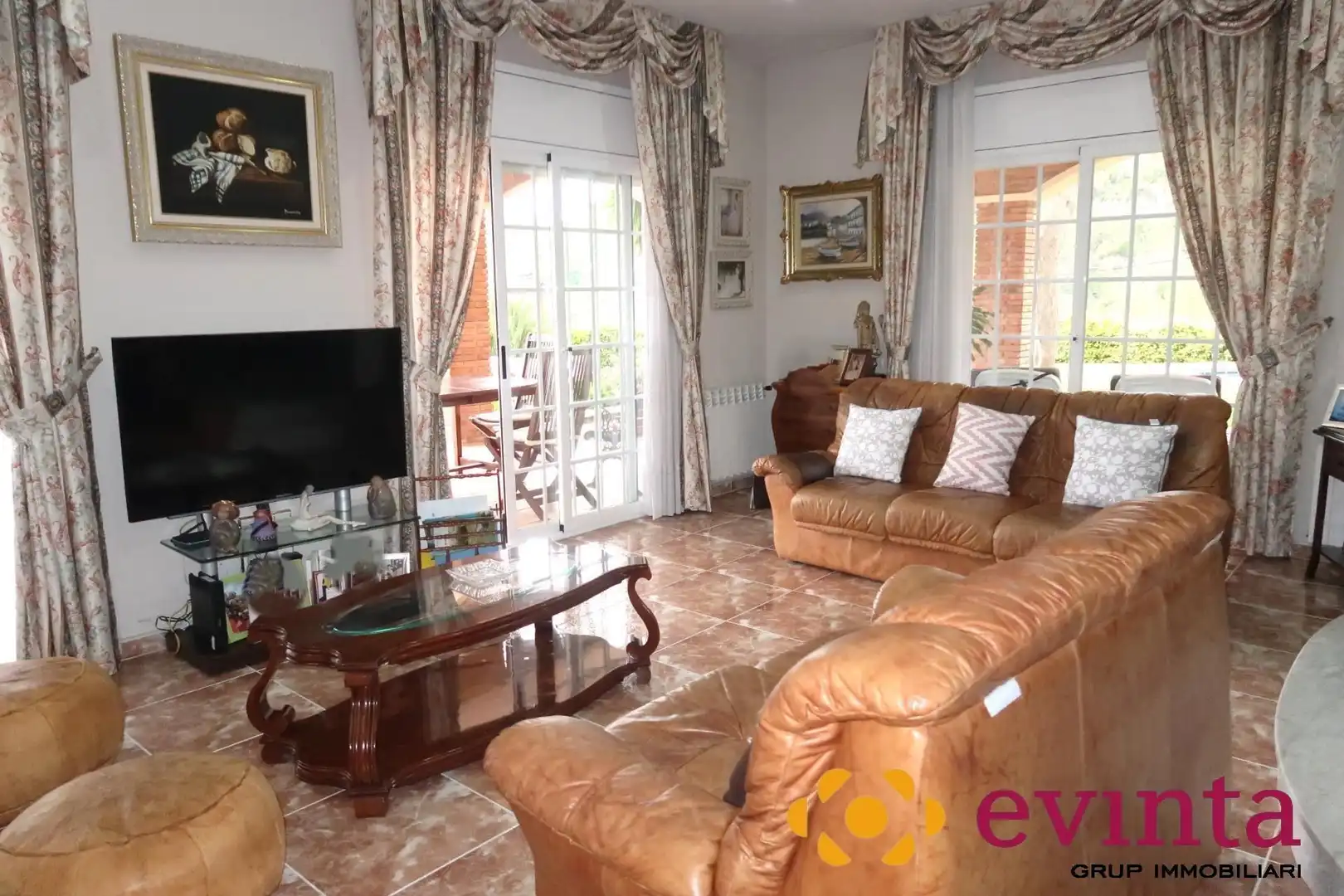 Sala de estar de Casa o chalet en venta en Vallirana con Calefacción, Jardín privado y Terraza