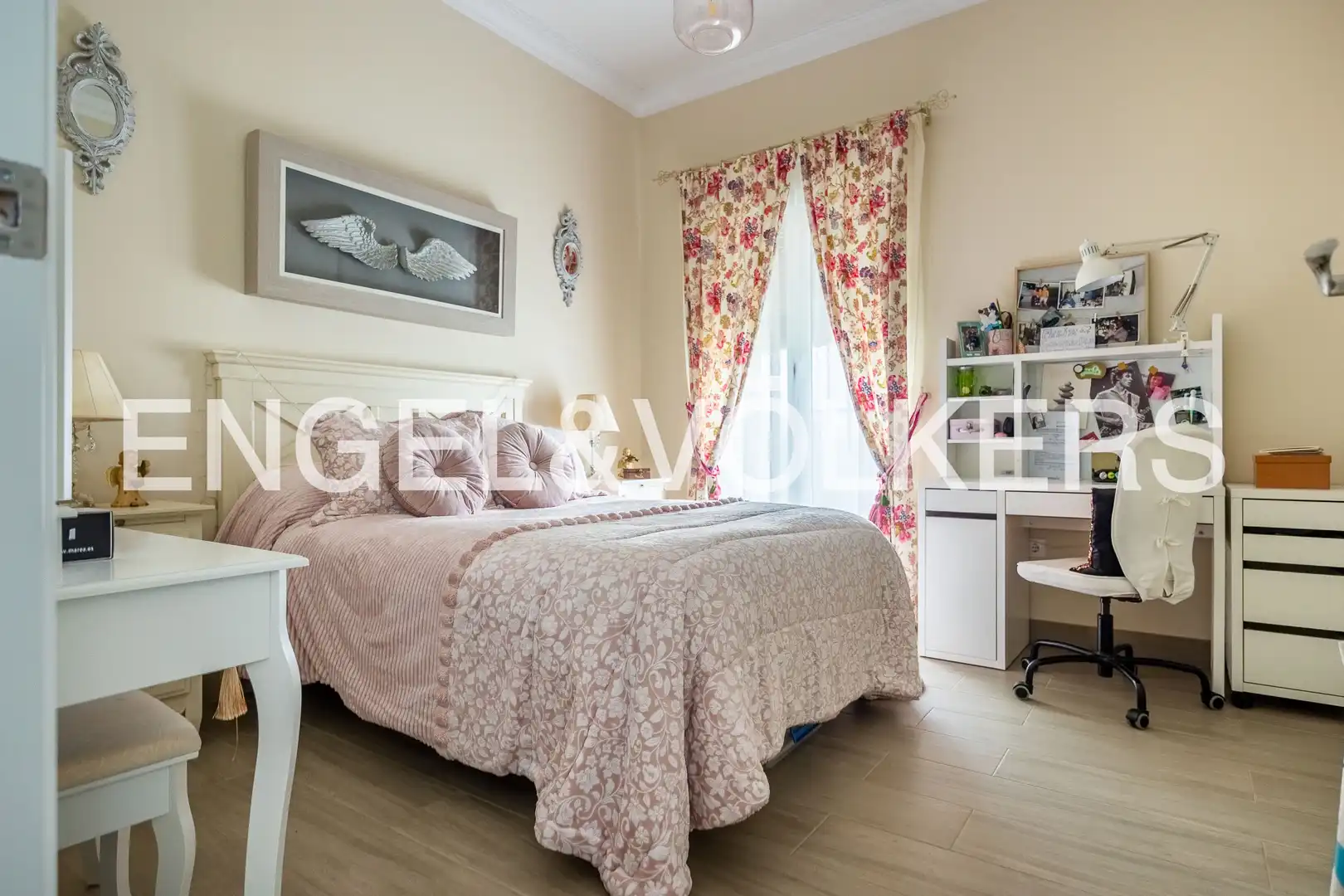 Habitación de Finca rústica en venta en Lora del Río con Aire acondicionado, Calefacción y Jardín privado
