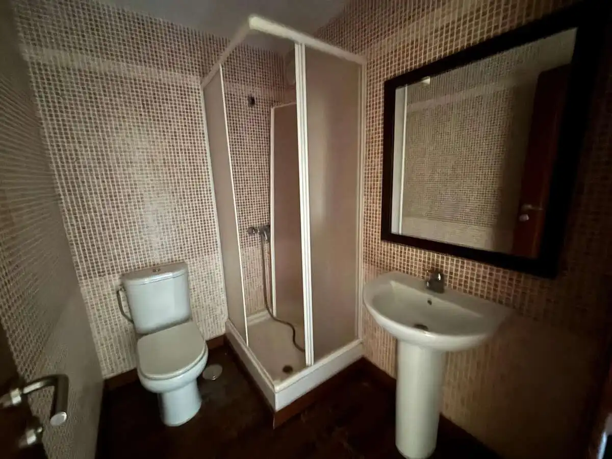 Baño de Piso en venta en Roquetas de Mar con Terraza