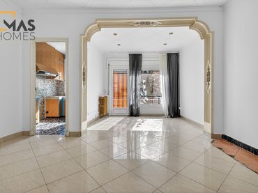 Adosado con balcón en venta en Carrer de la Reina Elionor