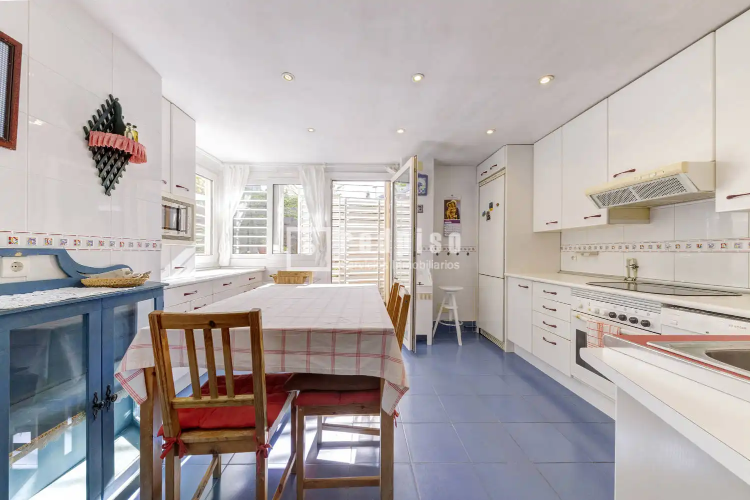 Kitchen of Flat for sale in Pozuelo de Alarcón  with Heating, Private garden and Parquet flooring