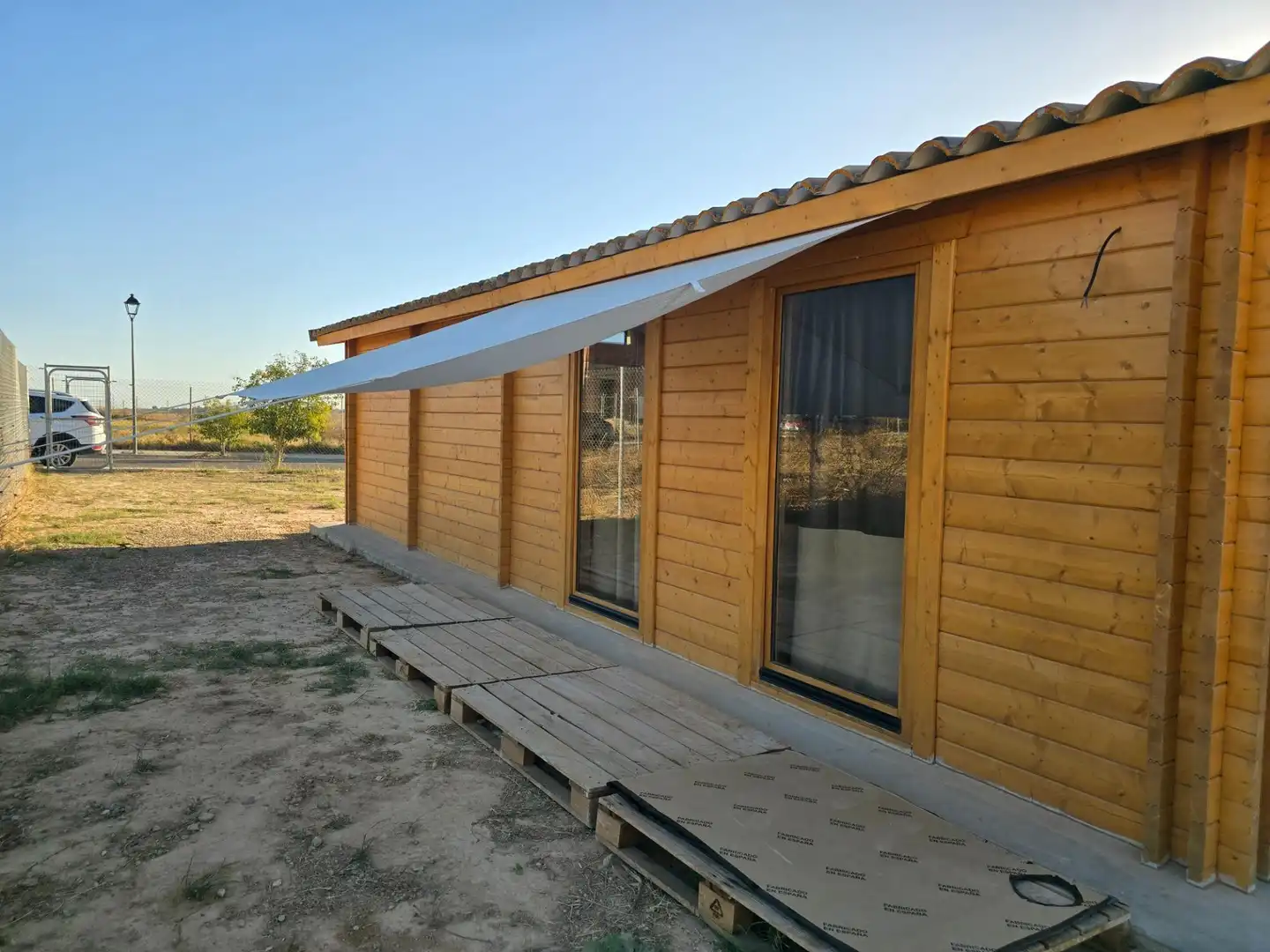 Vista exterior de Casa o chalet en venta en Palomares del Río con Jardín privado