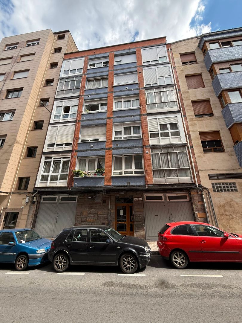 Piso en venta en Calle Caveda, 23, Llano