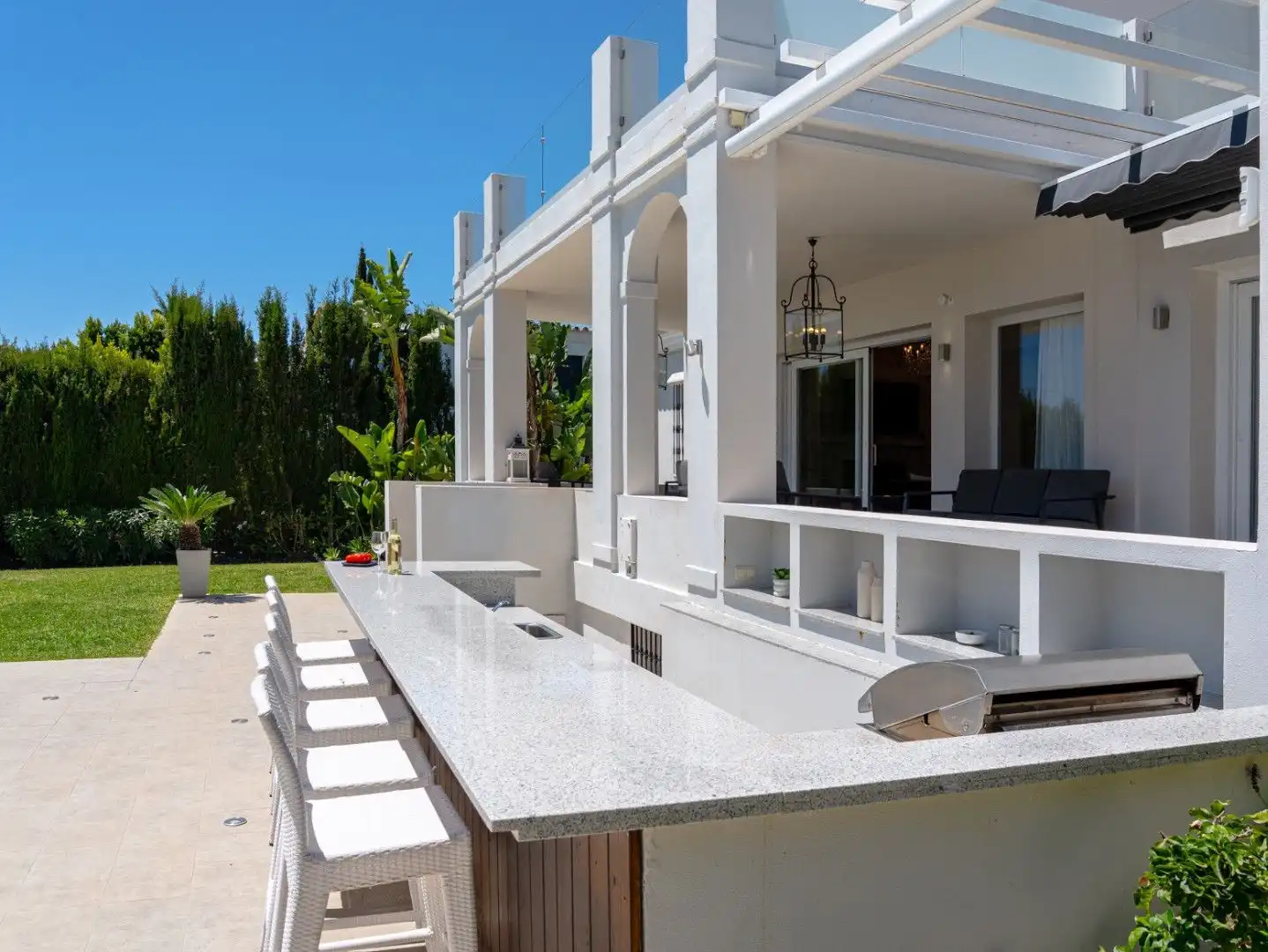 Terrassa de Casa o xalet en venda en Marbella amb Aire condicionat, Jardí privat i Terrassa