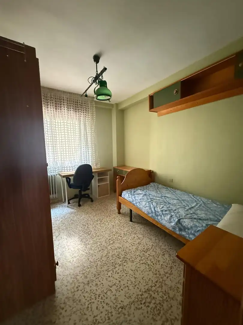 Habitación de Piso de alquiler en Granada con Terraza