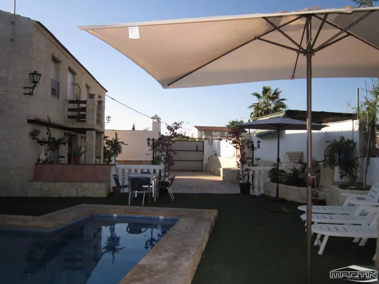 Piscina de Casa o xalet en venda en Cabra amb Terrassa, Traster i Piscina