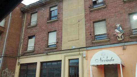 Foto 3 de Edifici en venda a Avenida Antibioticos-a, 102, Armunia, León
