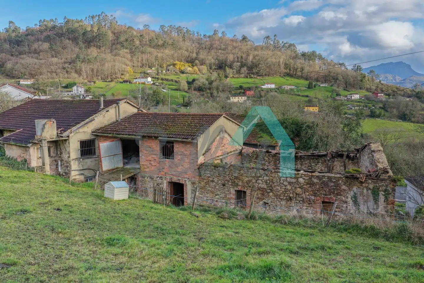 Casa o xalet en venda en Oviedo  amb Calefacció, Jardí privat i Terrassa