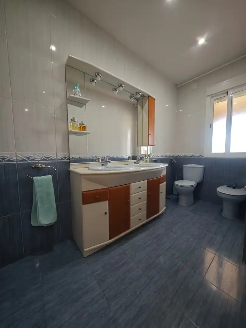 Baño de Casa o chalet en venta en Escalona con Aire acondicionado, Calefacción y Piscina