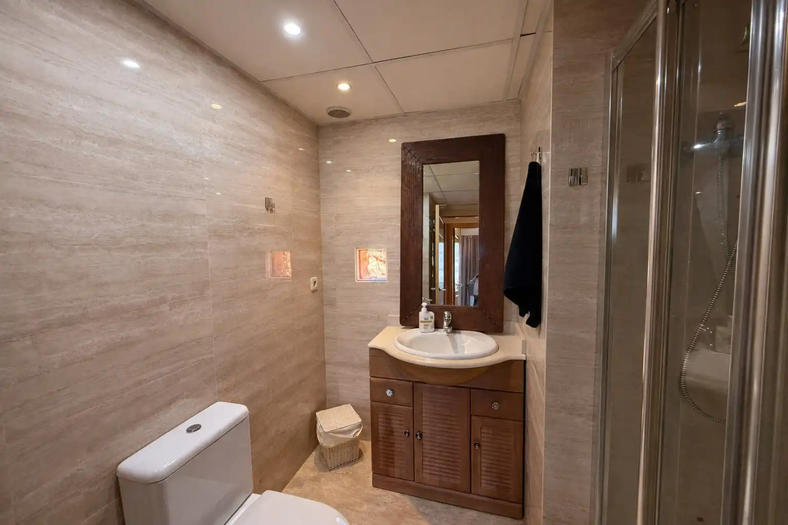 Baño de Apartamento en venta en Santa Eulària des Riu con Aire acondicionado, Calefacción y Terraza