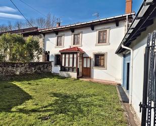 Vista exterior de Casa adosada en venda en Las Rozas de Valdearroyo  amb Jardí privat i Moblat