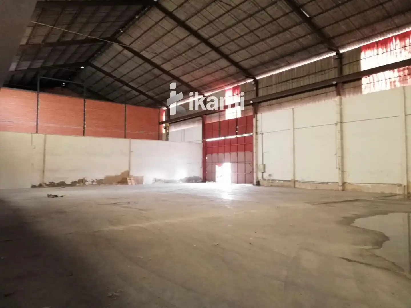 Nau industrial en venda en Población de Arroyo
