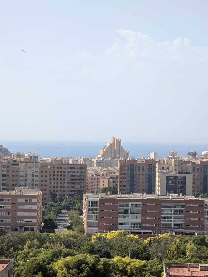 Außenansicht von Wohnung zur Miete in Alicante / Alacant mit Möbliert
