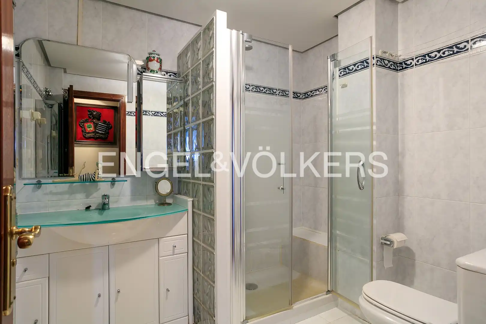Bathroom of Flat for sale in Getxo   with Heating, Private garden and Parquet flooring
