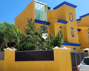 Vista exterior de Casa adosada en venda en Sierra de Yeguas amb Traster i Piscina comunitària