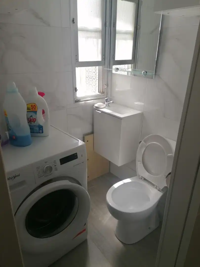 Baño de Piso de alquiler en La Línea de la Concepción con Amueblado, Horno y Lavadora