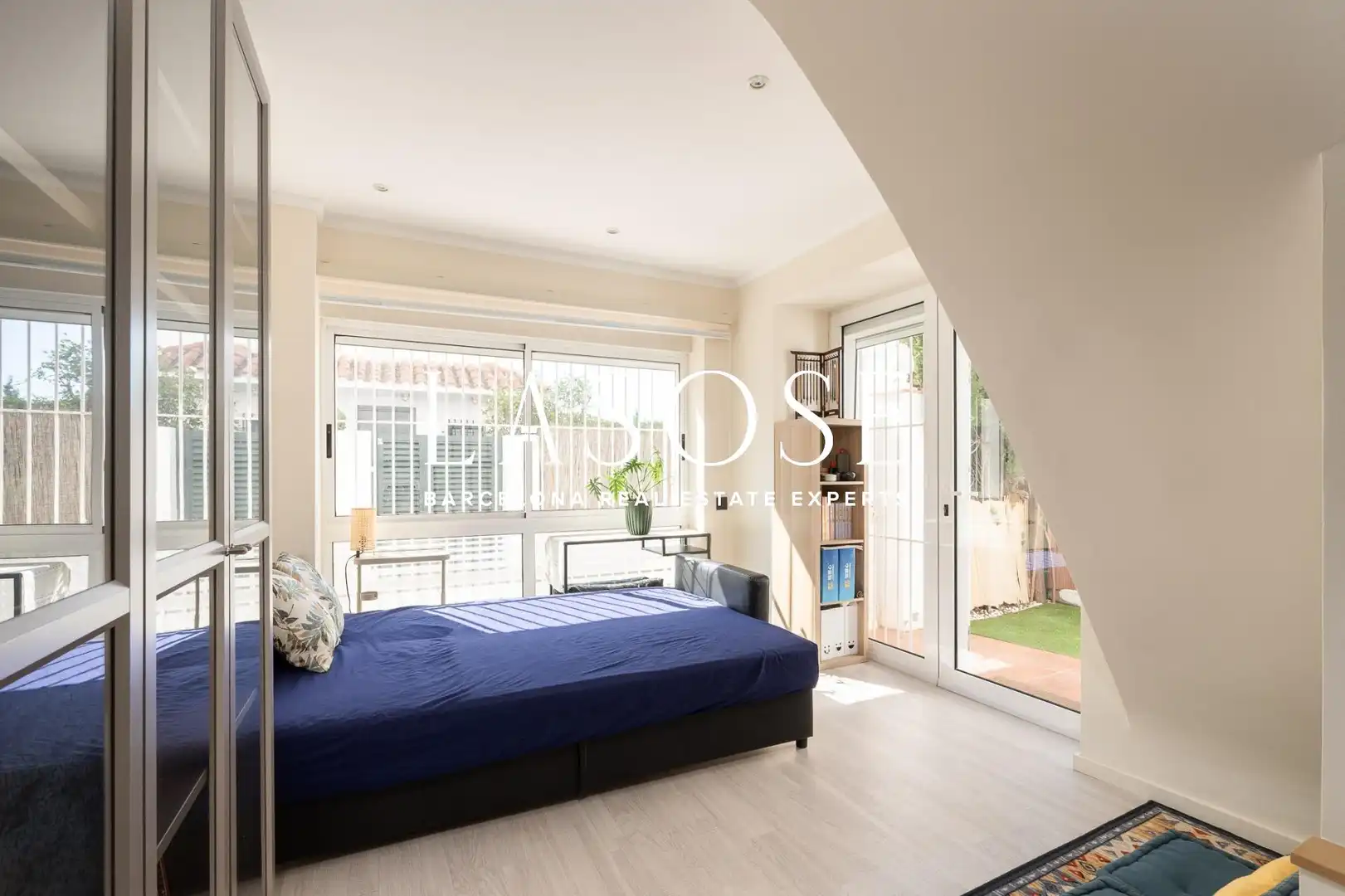 Dormitori de Loft de lloguer en Barcelona amb Aire condicionat, Jardí privat i Terrassa