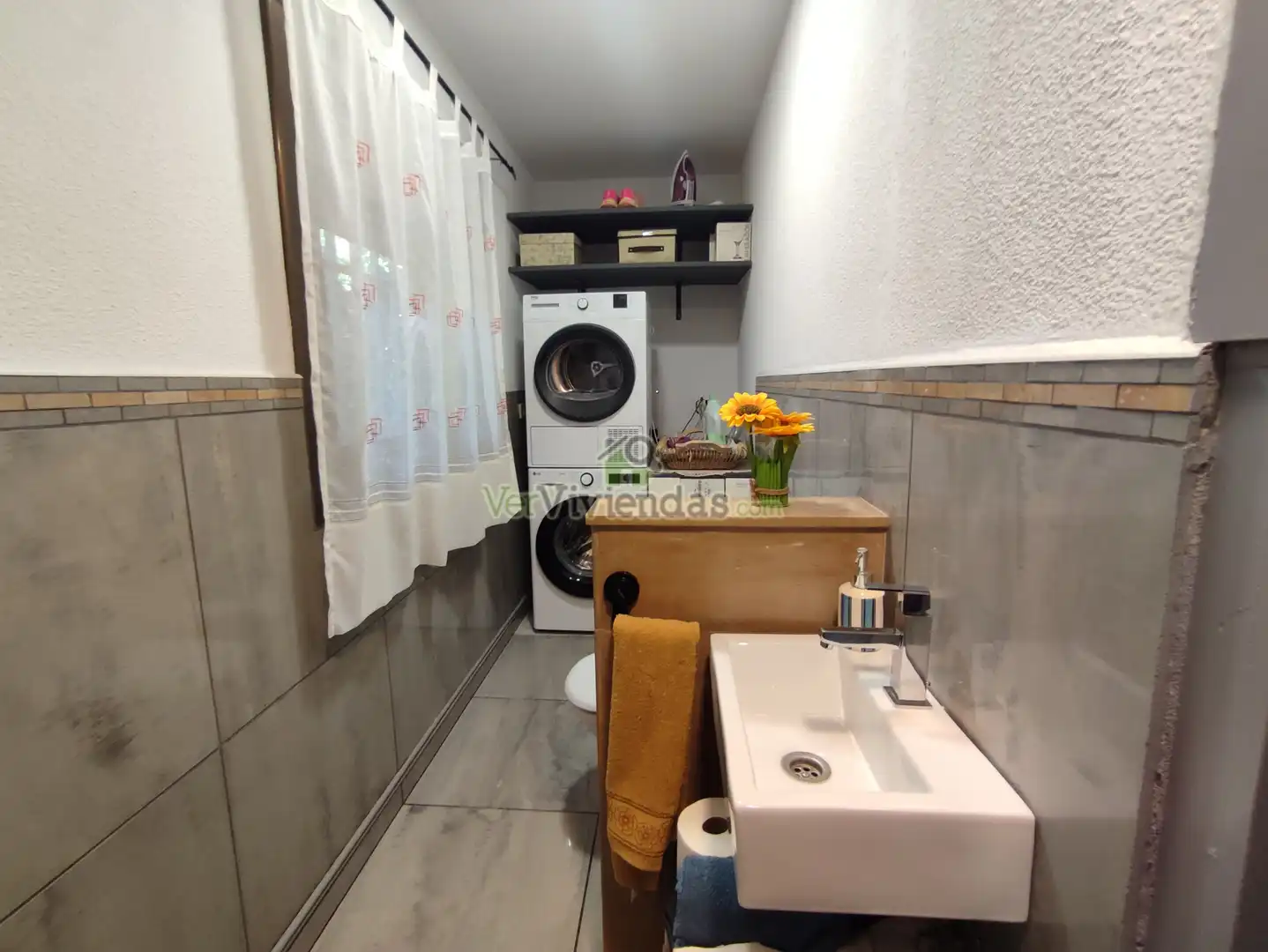 Baño de Casa o chalet en venta en Torrelles de Llobregat con Aire acondicionado, Calefacción y Jardín privado