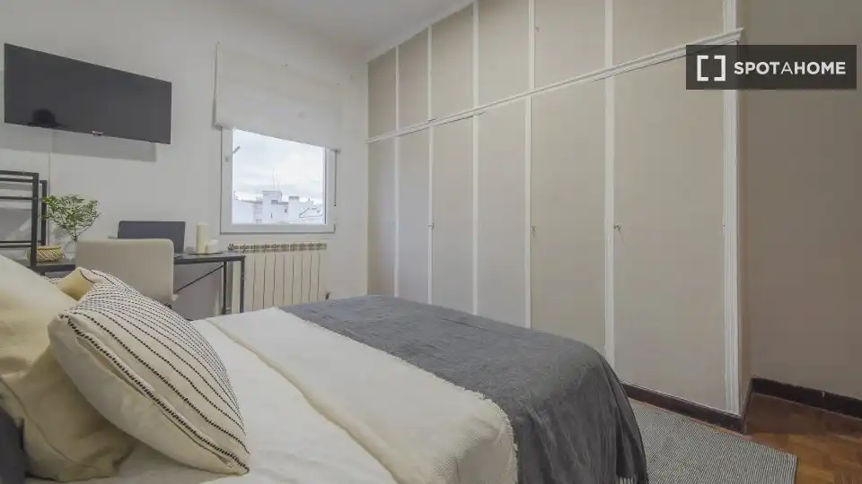 Room in Ciudad Jardín