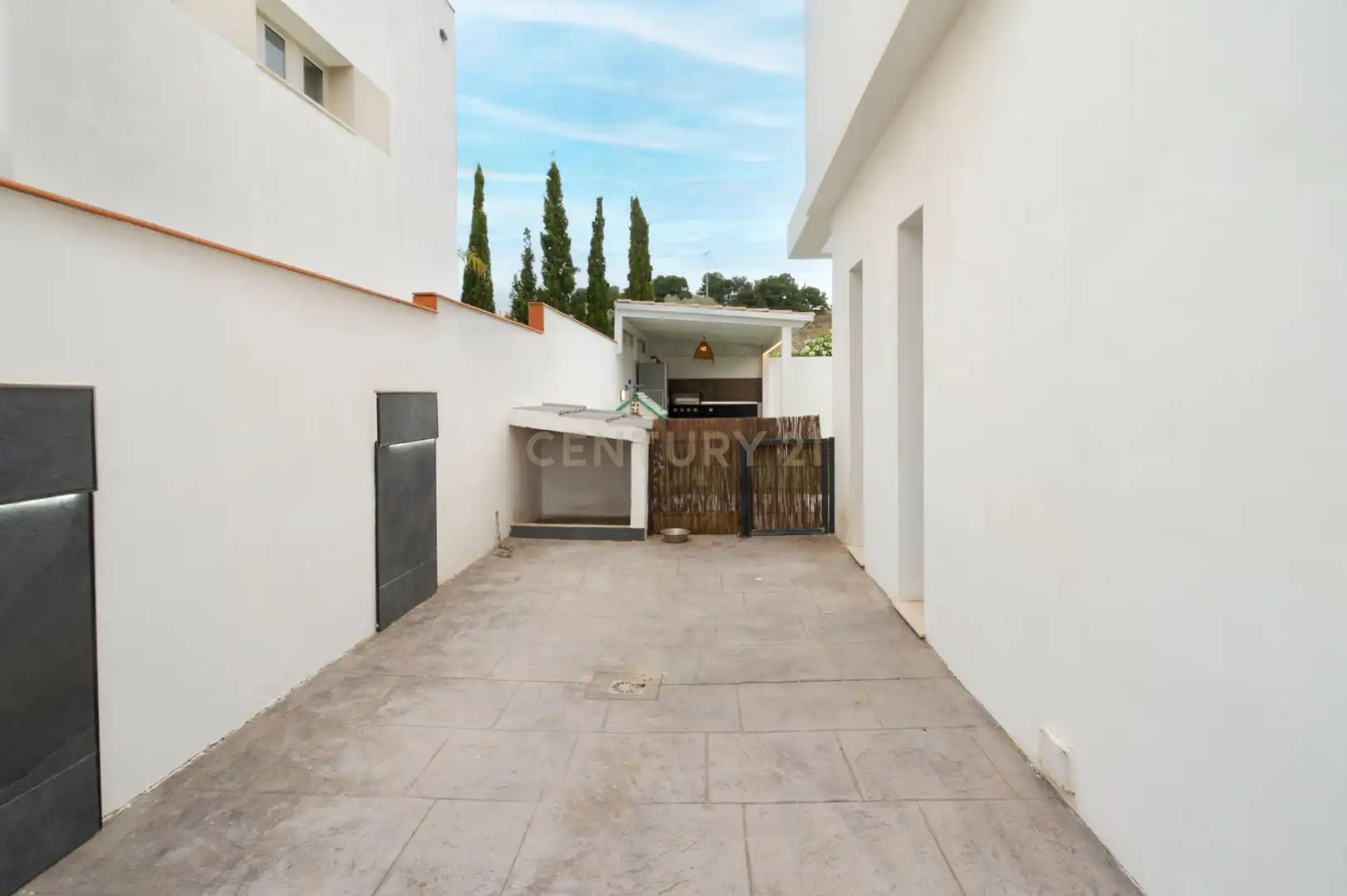 Exterior view of Houses for sale in Málaga  with Air Conditioner, Private garden and Storage room