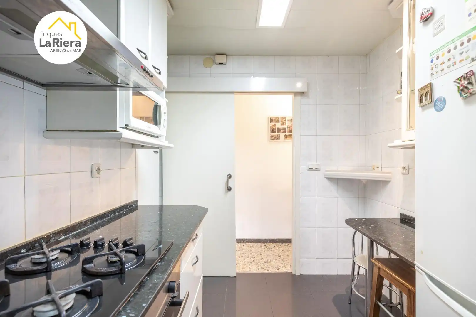 Küche von Wohnung zum Verkauf in Arenys de Mar mit Klimaanlage, Terrasse und Alarm