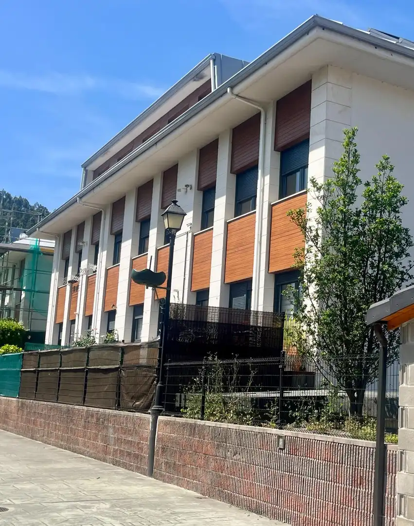 Vista exterior de Dúplex en venda en Piélagos amb Calefacció, Piscina i Piscina comunitària