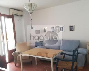 Sala d'estar de Pis de lloguer en  Sevilla Capital amb Aire condicionat, Terrassa i Moblat