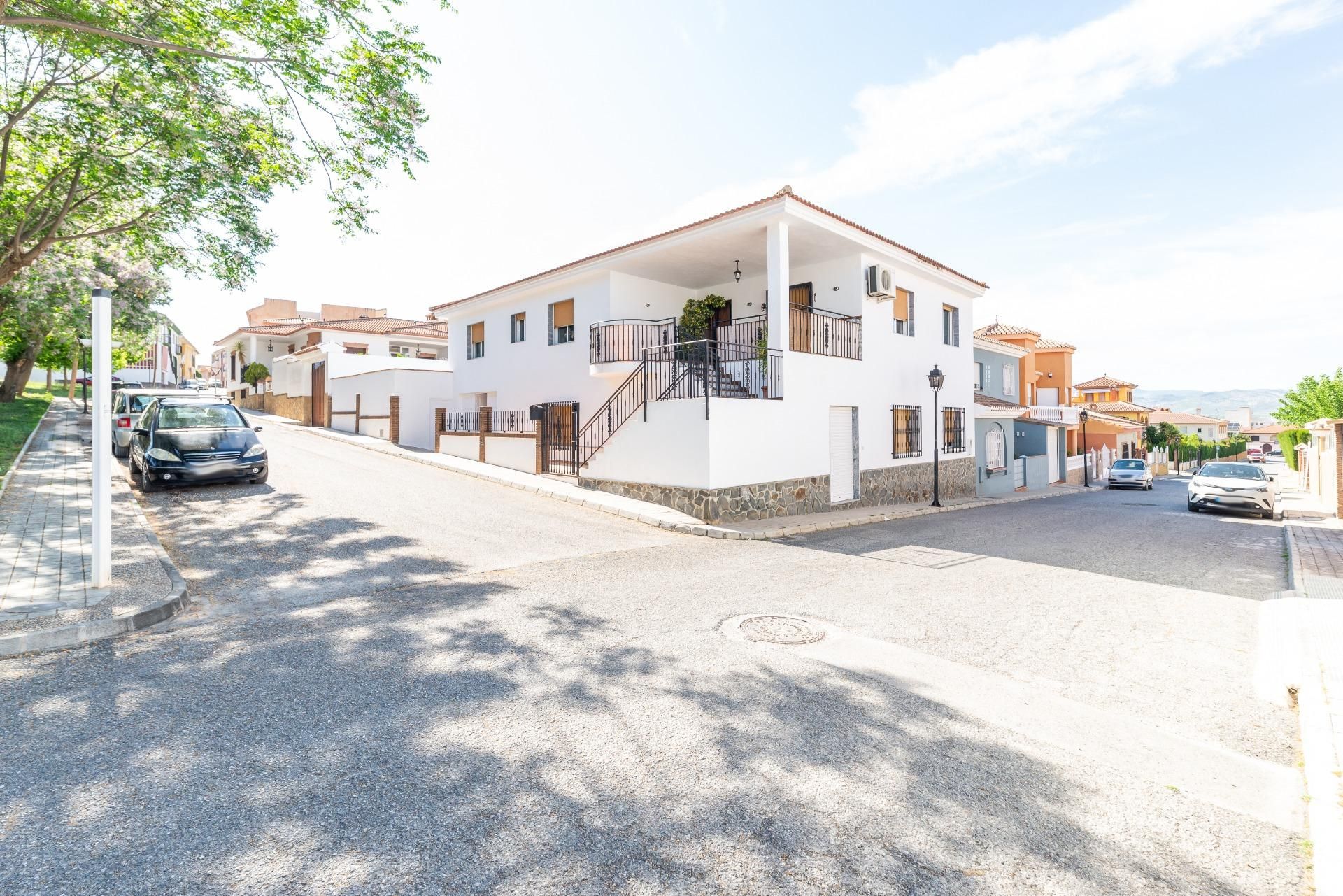 Vista exterior de Casa adosada en venda en Láchar amb Aire condicionat, Calefacció i Jardí privat