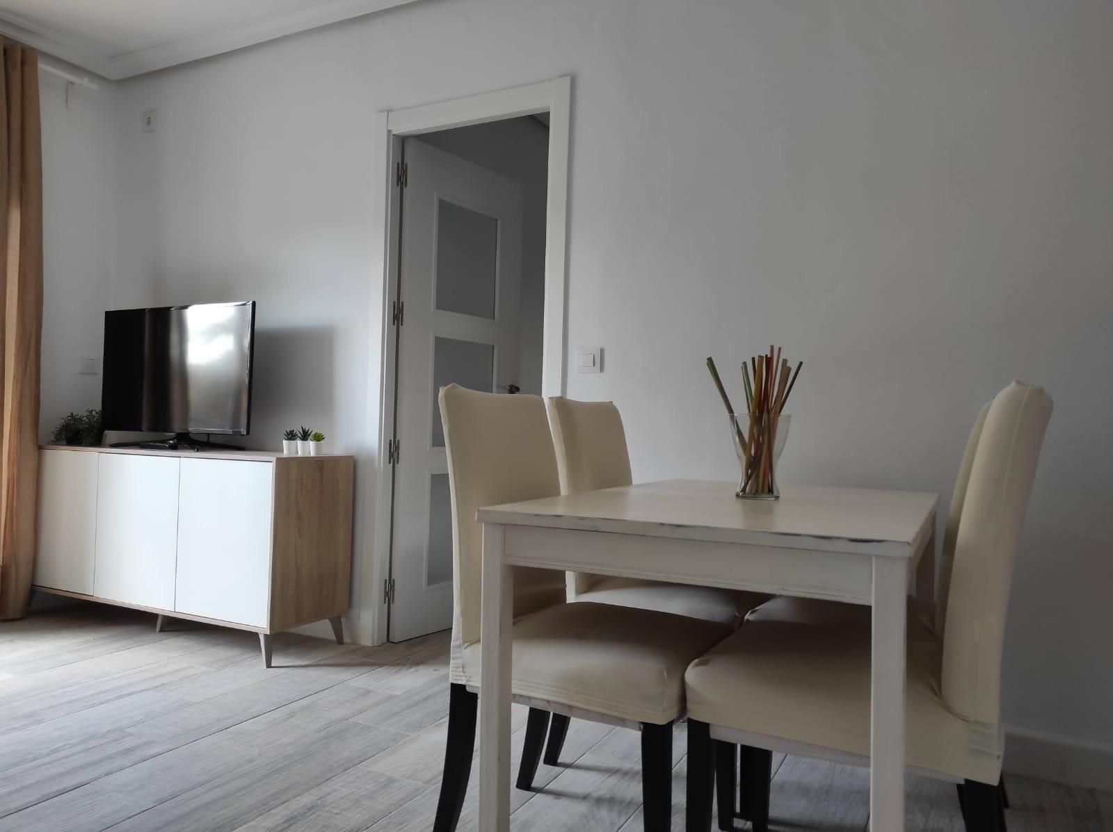 Dining room of Flat to rent in  Sevilla Capital  with Air Conditioner, Heating and Terrace