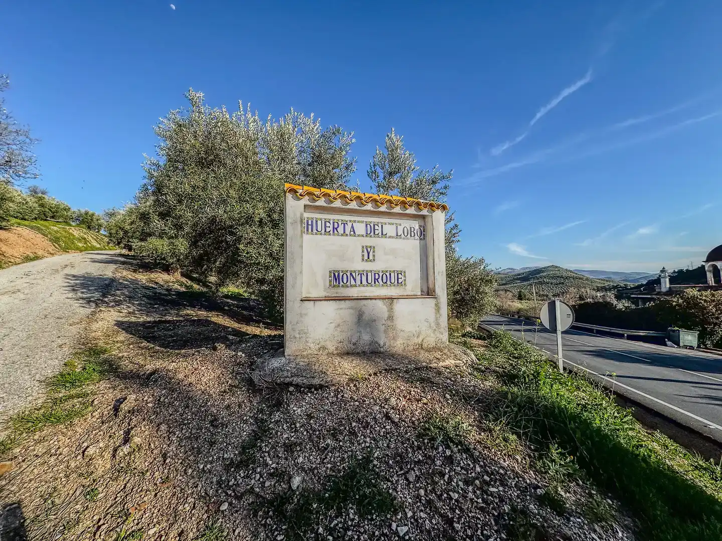 Vista exterior de Finca rústica en venda en Fuensanta de Martos amb Jardí privat, Traster i Piscina