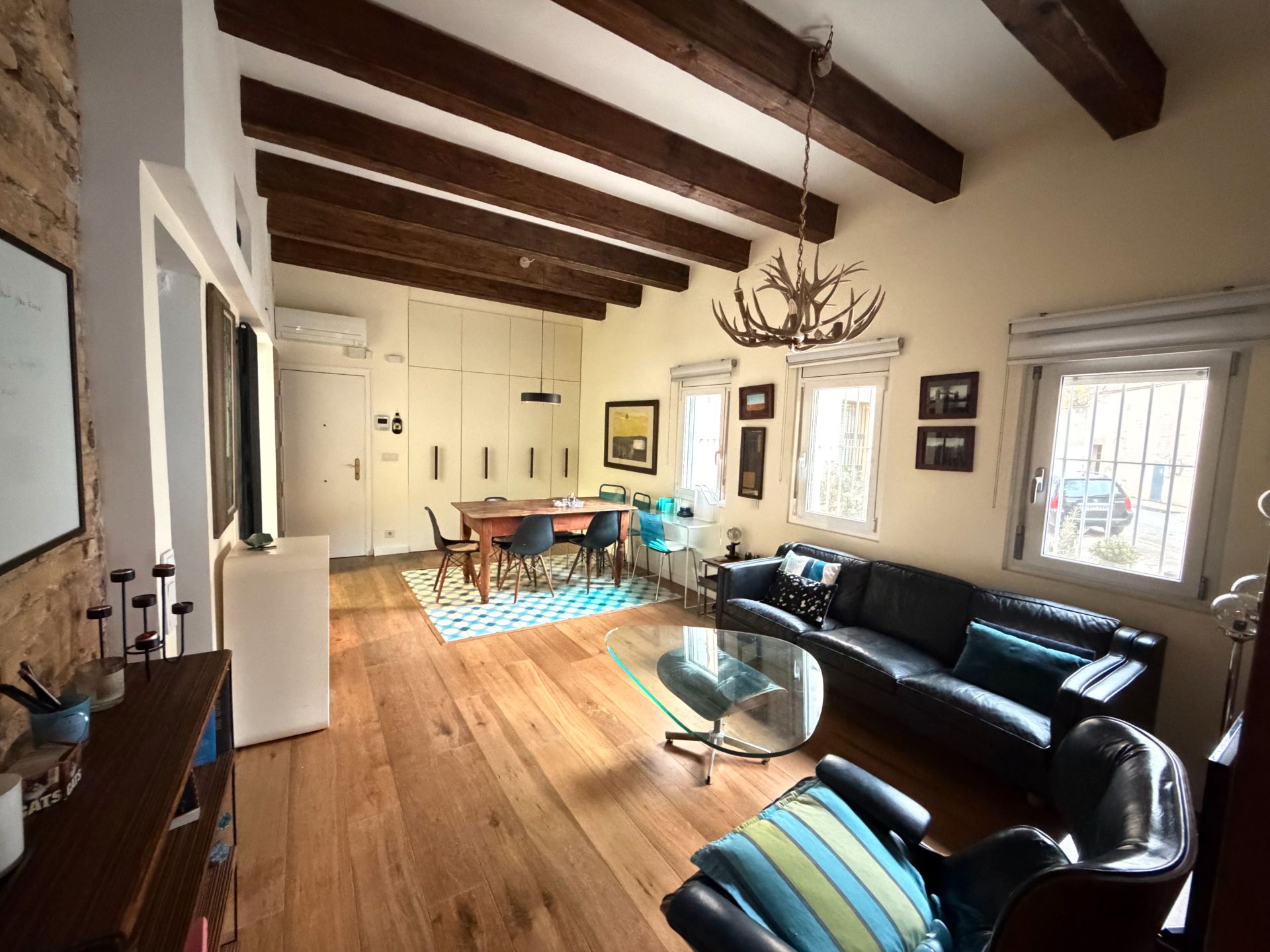 Sala d'estar de Pis de lloguer en  Barcelona Capital amb Aire condicionat, Calefacció i Parquet