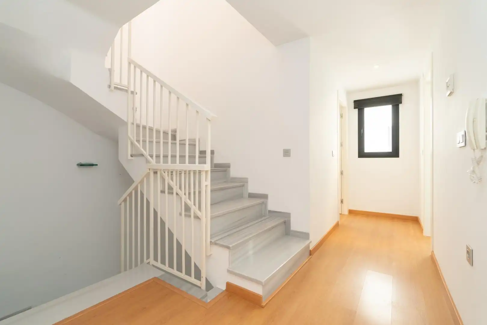 Casa adosada en venta en Motril con Aire acondicionado, Terraza y Trastero